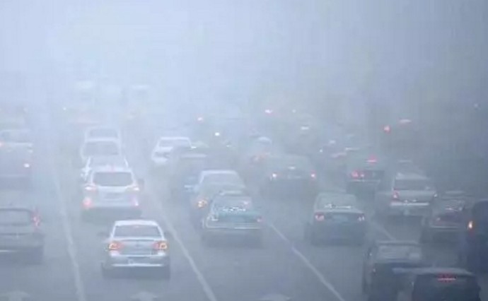 霧霾天氣開車一定要注意以下幾點！