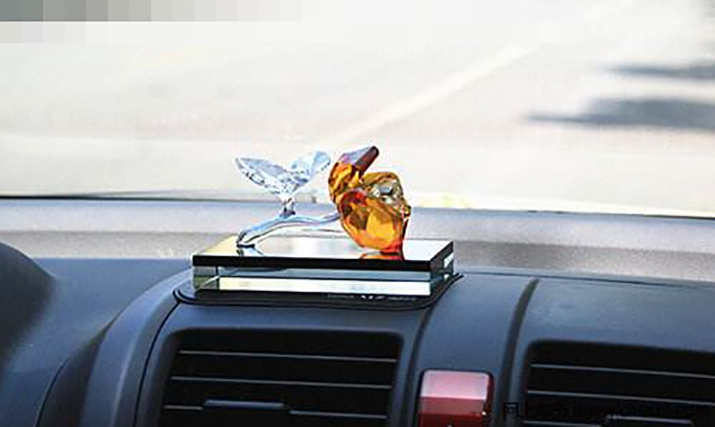 車內(nèi)空氣凈化不當(dāng)，影響健康！